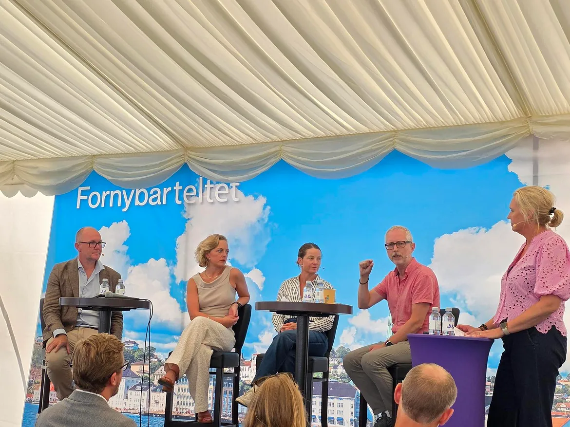 Erik Stensrud Marstein (IFE/FME SOLAR), Enja Sæthren (Scatec), Ylva Lindberg (Norfund), Bård Vegard Solhjell (Fornybar Norge) and Trine Kopstad Berentsen (Fornybar Norge)